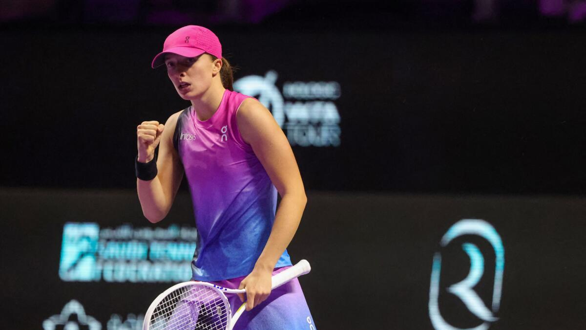 WTA Finals 2024: Swiatek, Gauff make winning starts on day of contrasts